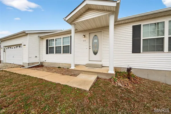 $224,900 | 111 Wrenwood Drive, St. Clair, MO 63077