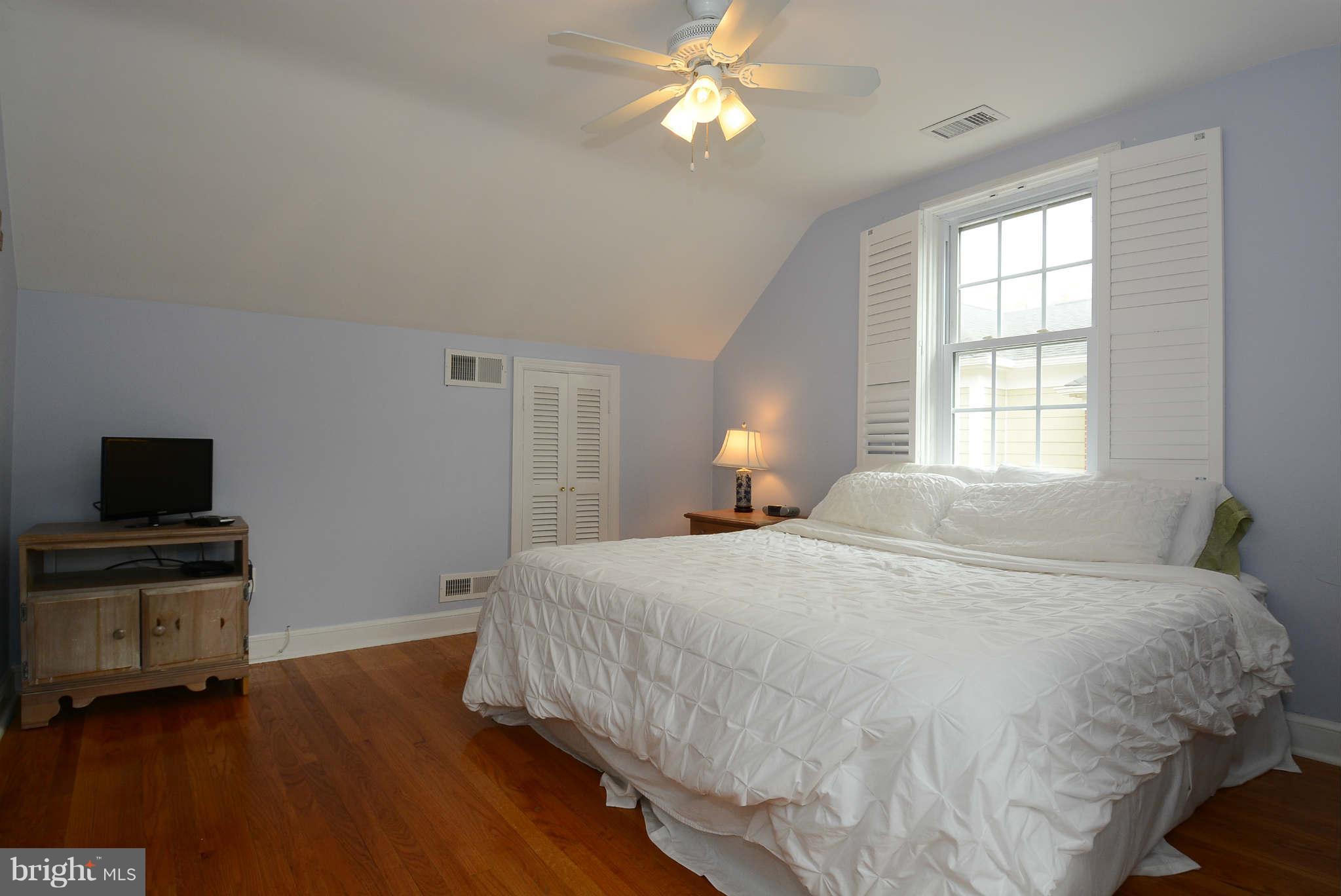 5815 Walton Road Bethesda, MD 20817 - Photo 17 of 29 Bath (Master)