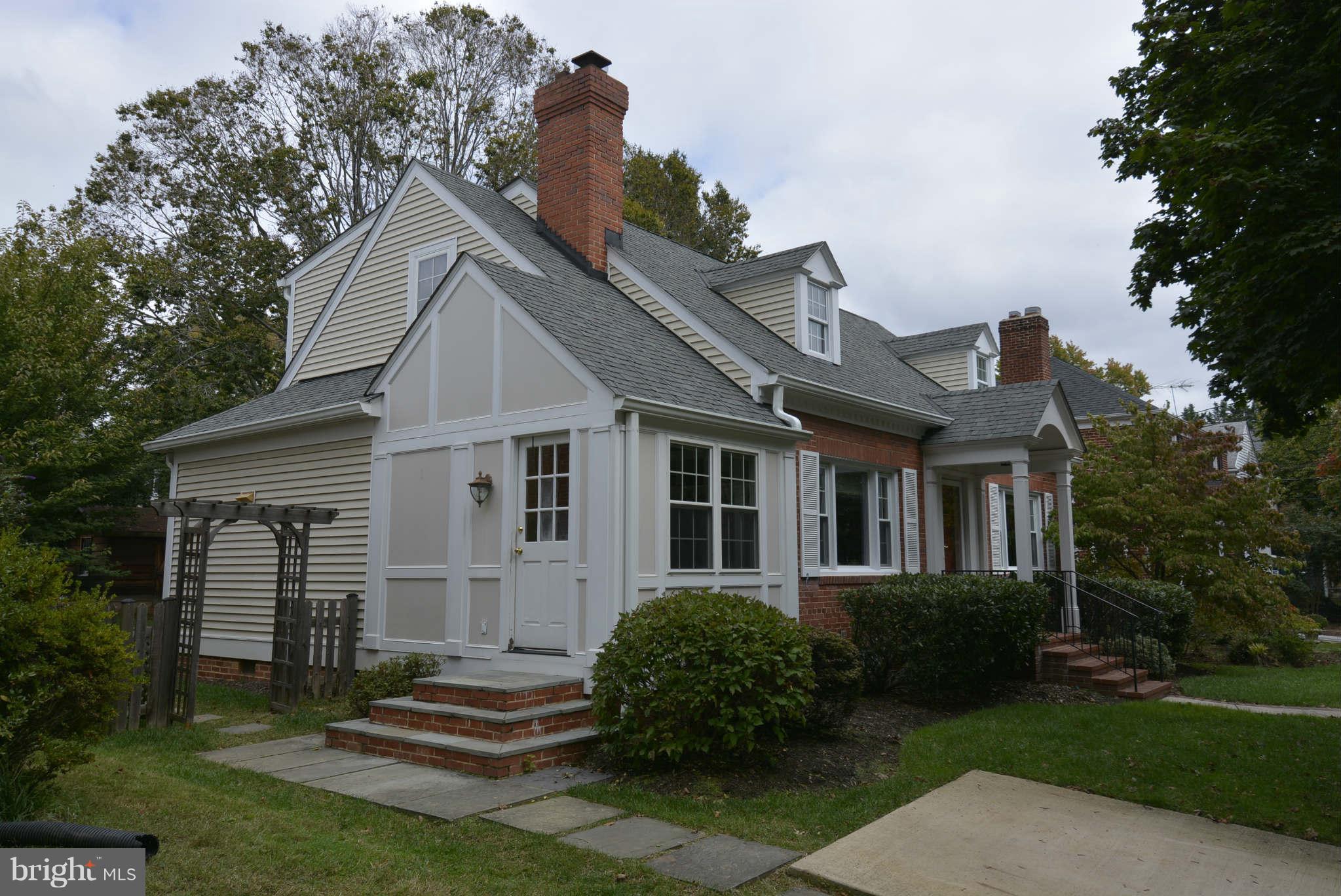 5815 Walton Road Bethesda, MD 20817 - Photo 3 of 29 Exterior (General)