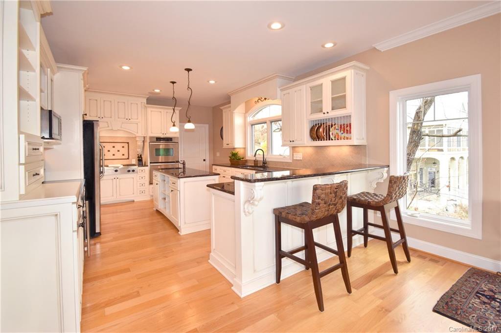 208 Players Ridge Road Hickory, NC 28601 - Photo 6 of 24 Gallery Image 6