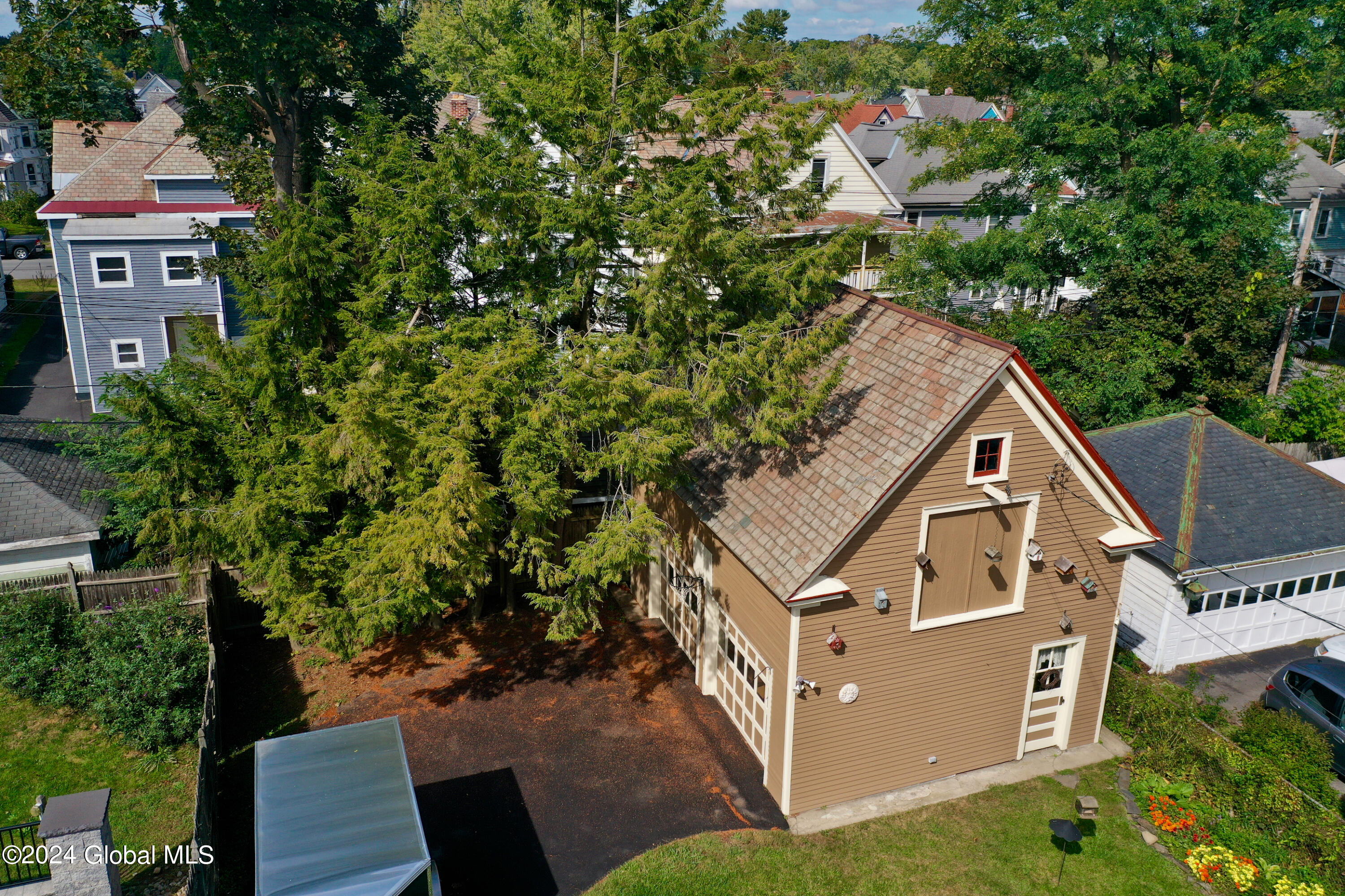 1043 Ardsley Road Schenectady, NY 12308 - Photo 5 of 75 8