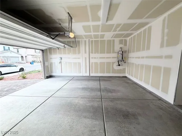 $2,390 | 9078 Vesey Avenue, Las Vegas, NV 89148