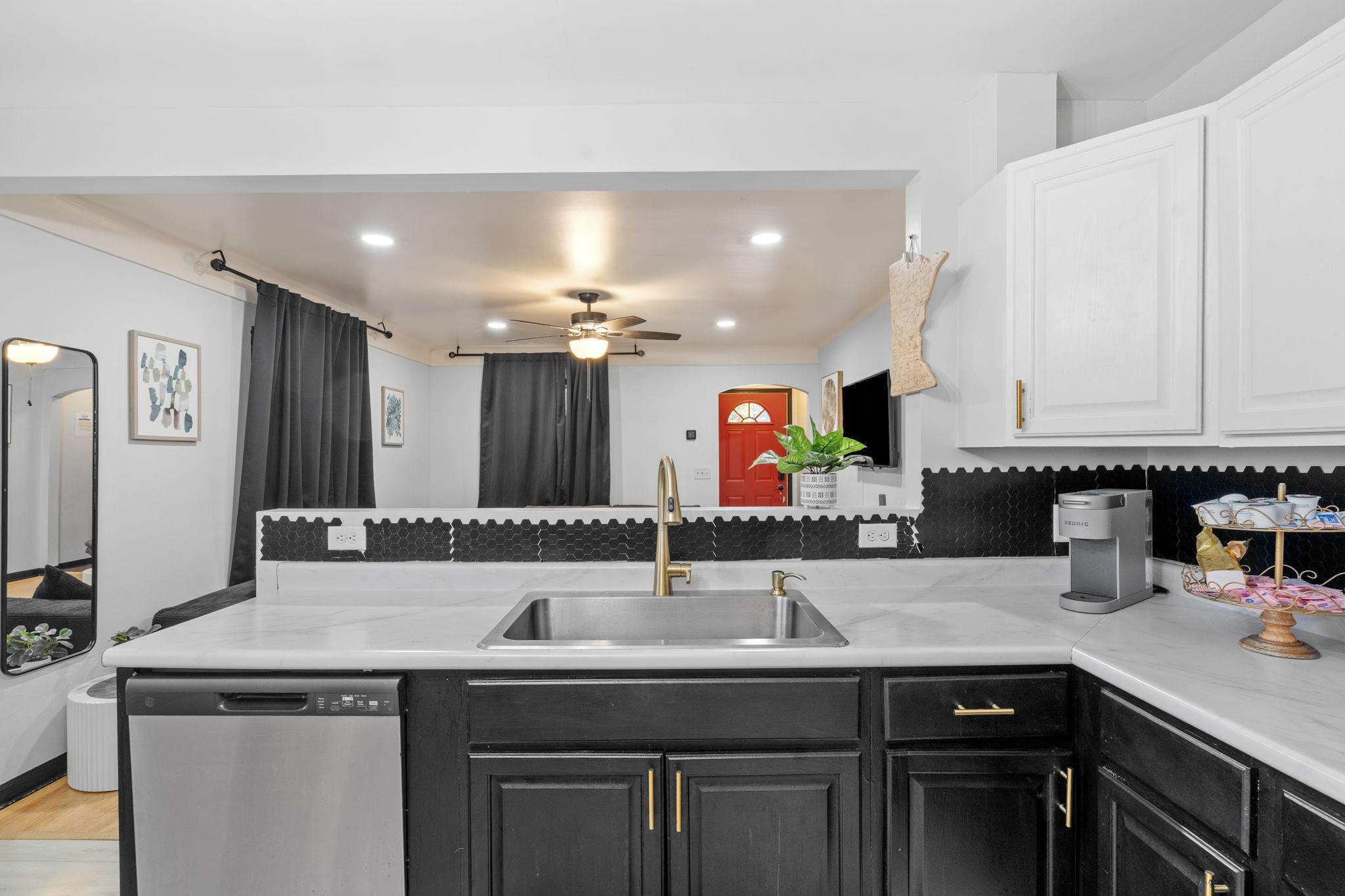 3952 Bloomington Avenue Minneapolis, MN 55407 - Photo 7 of 44