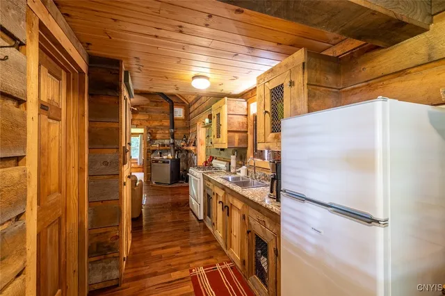 $230,000 | 87 Tamblin Ridge, Bernhards Bay, NY 13028