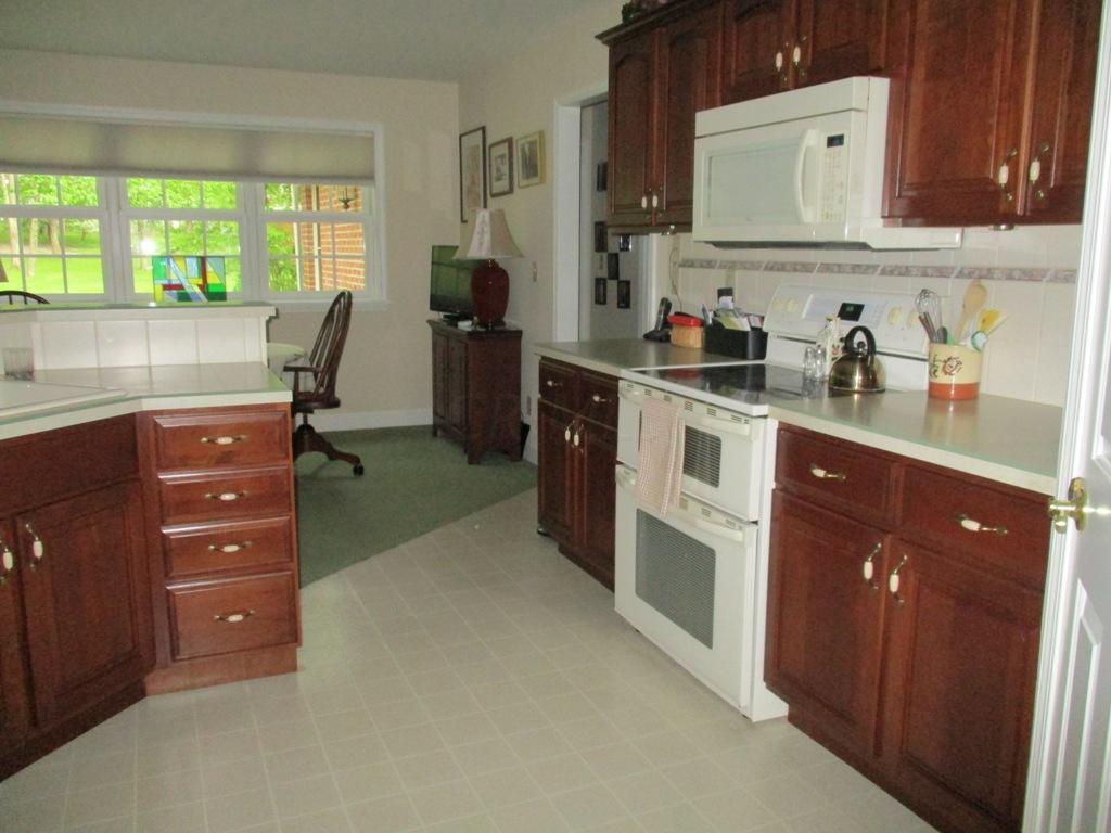 1935 Ginder Road Northwest Lancaster, OH 43130 - Photo 3 of 18 Gallery Image 3