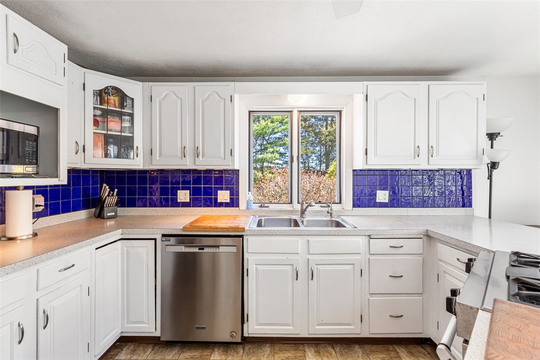1112 Great Road Lincoln, RI 02865 - Photo 20 of 48
