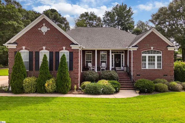 $555,000 | 806 Hartscove Court, Boiling Springs, SC 29316