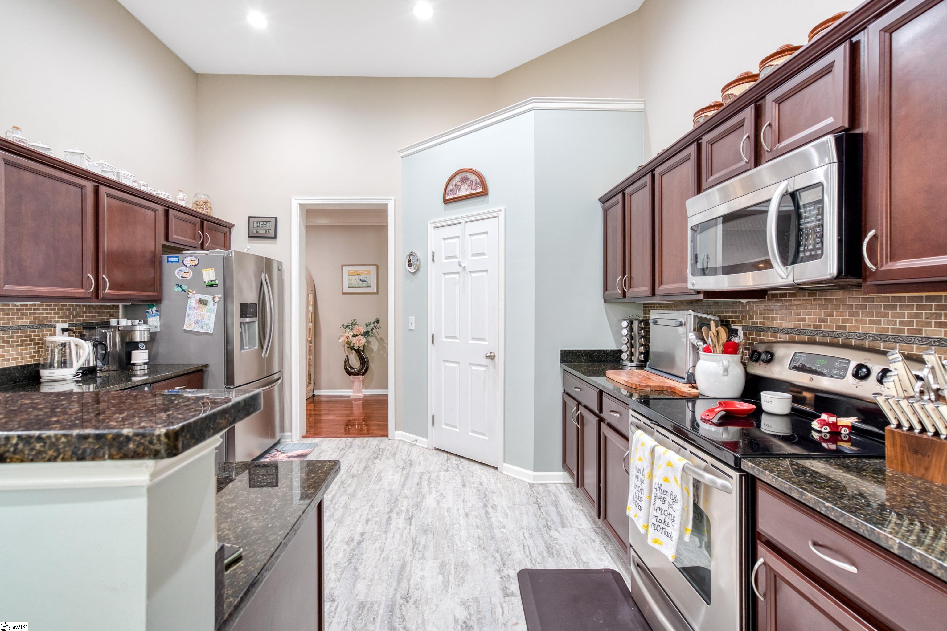 806 Hartscove Court Boiling Springs, SC 29316 - Photo 18 of 35