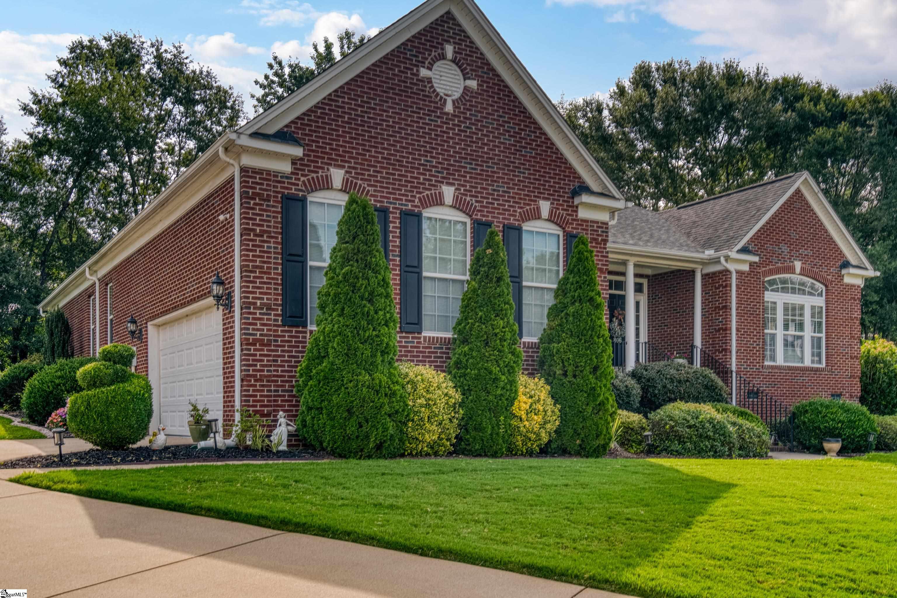 806 Hartscove Court Boiling Springs, SC 29316 - Photo 2 of 35