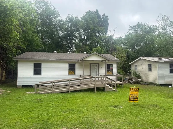 $159,999 | 215 Blackshear Street, Tomball, TX 77375