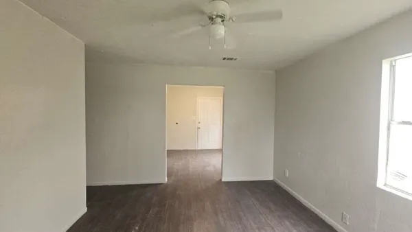 $159,999 | 215 Blackshear Street, Tomball, TX 77375