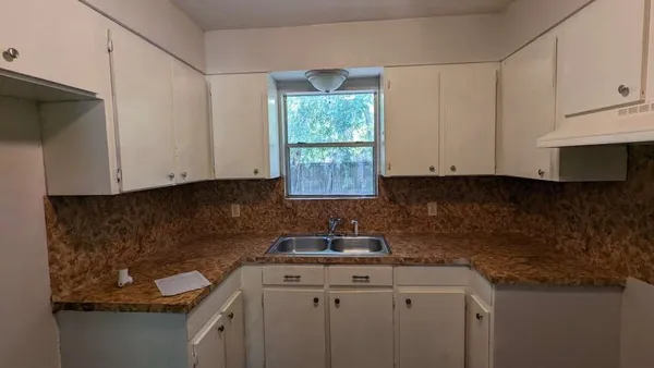 $159,999 | 215 Blackshear Street, Tomball, TX 77375