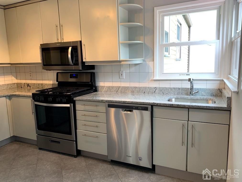 8 Exeter Road Fords, NJ 08863 - Photo 11 of 50 Gallery Image 11