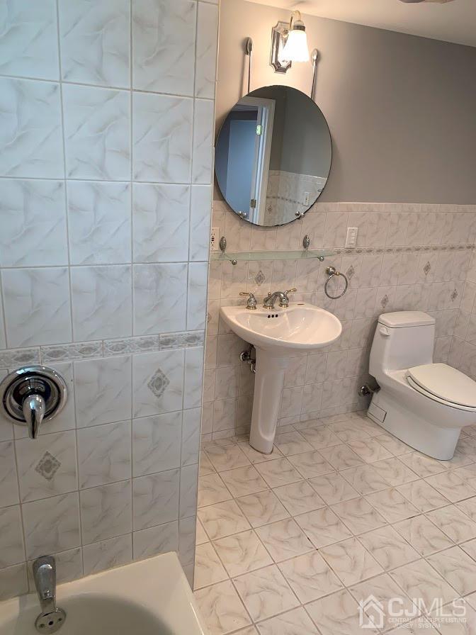 8 Exeter Road Fords, NJ 08863 - Photo 38 of 50 Gallery Image 38