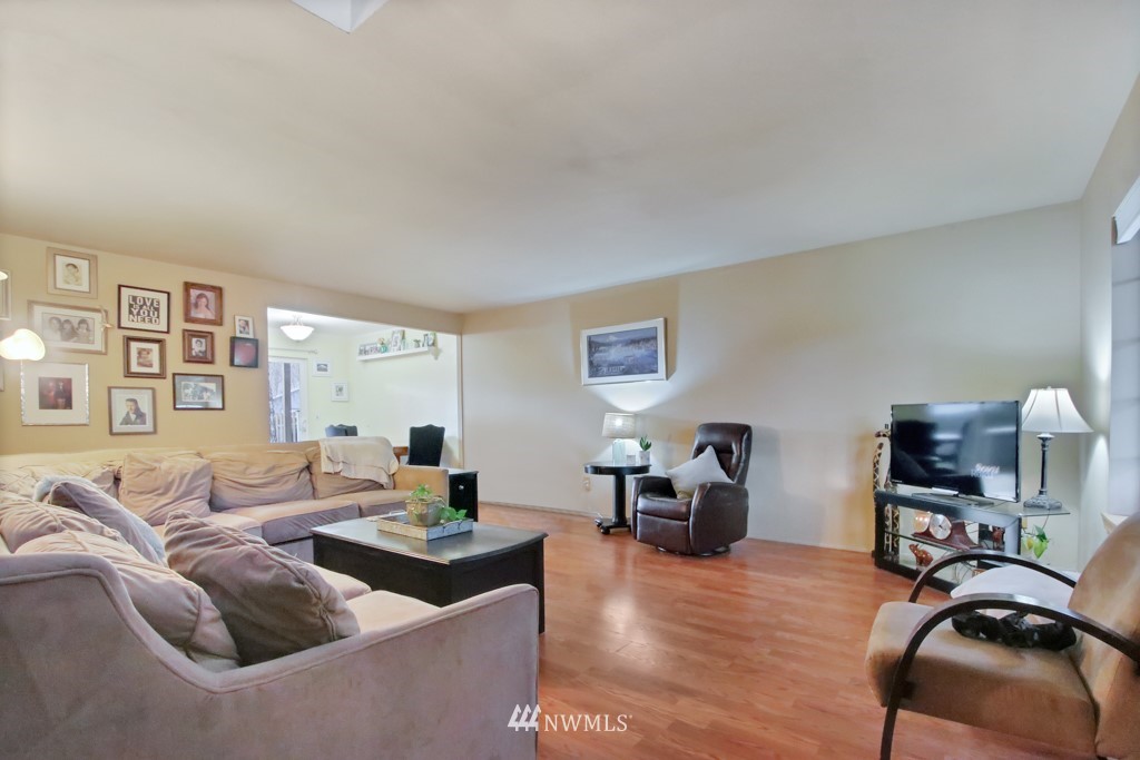 5326 Parker Road East Sumner, WA 98390 - Photo 4 of 18