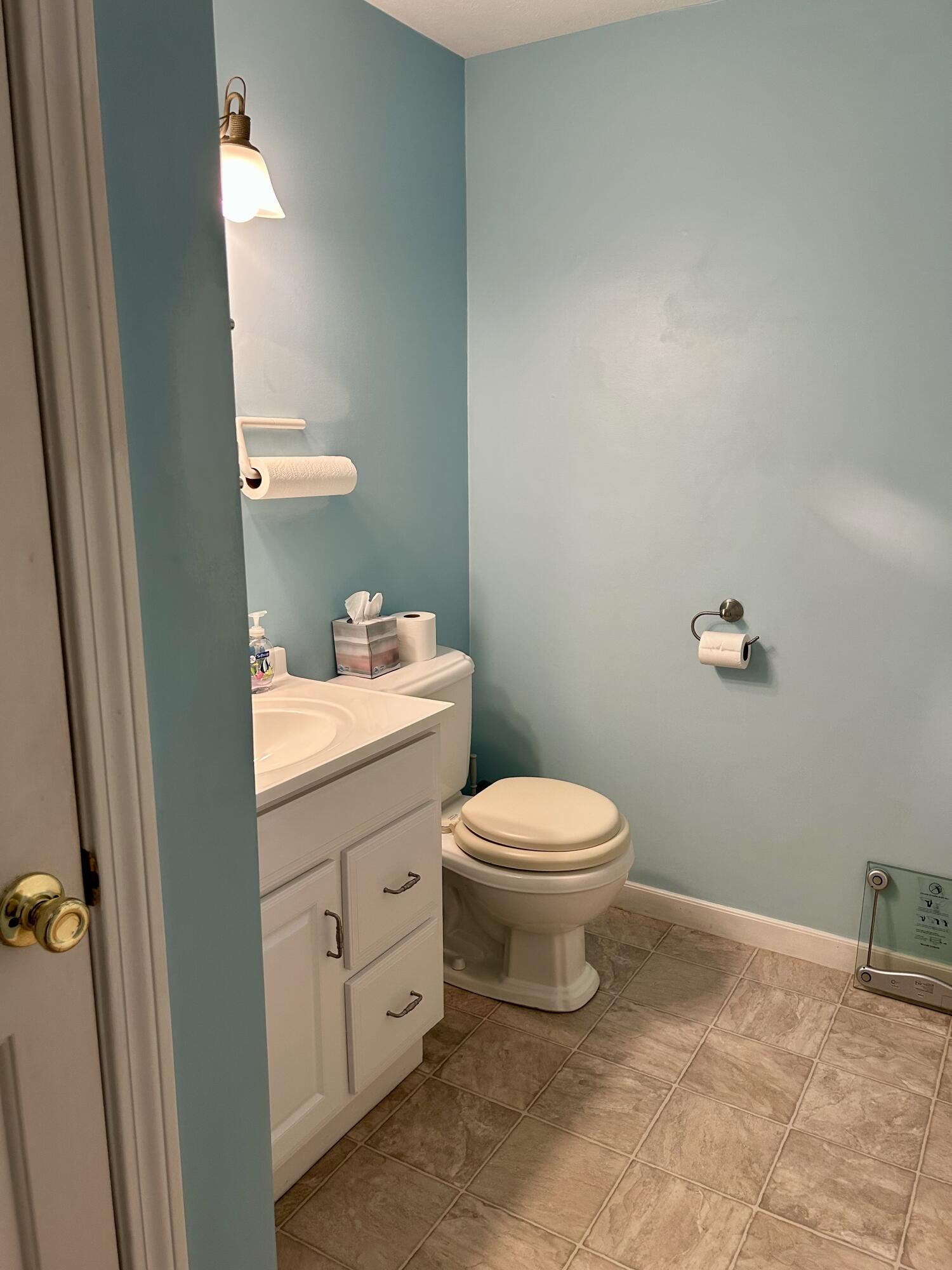 538 Main Street, Unit 3 Springvale, ME 04083 - Photo 11 of 30 IMG_4614