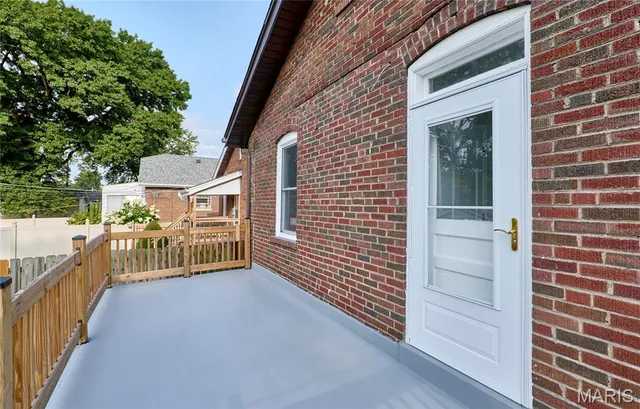 $299,900 | 5462 Nottingham Avenue, St. Louis, MO 63109