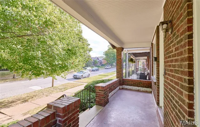 $299,900 | 5462 Nottingham Avenue, St. Louis, MO 63109