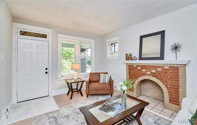 $299,900 | 5462 Nottingham Avenue, St. Louis, MO 63109