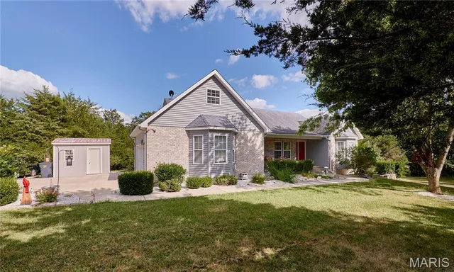 $389,999 | 307 Hwy D, Hawk Point, MO 63349