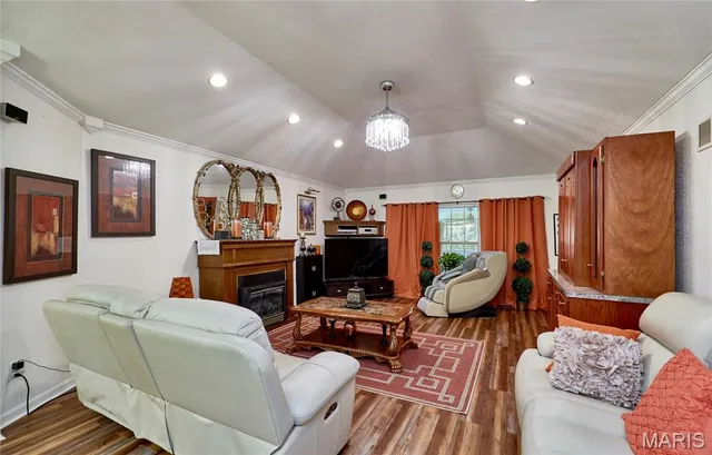 $389,999 | 307 Hwy D, Hawk Point, MO 63349