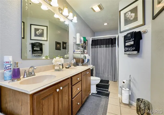 $389,999 | 307 Hwy D, Hawk Point, MO 63349