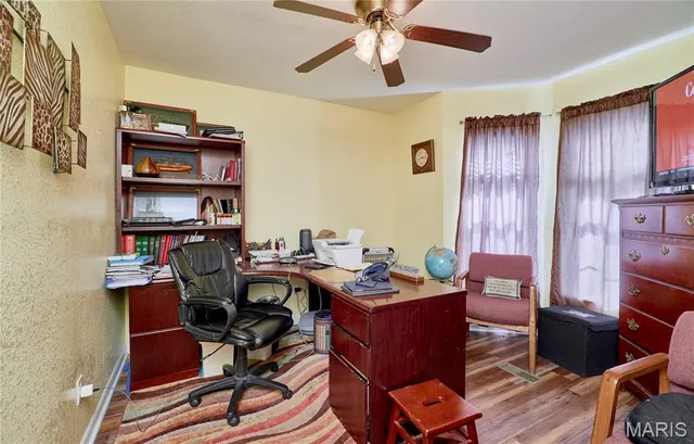 $389,999 | 307 Hwy D, Hawk Point, MO 63349