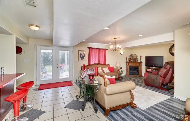 $389,999 | 307 Hwy D, Hawk Point, MO 63349