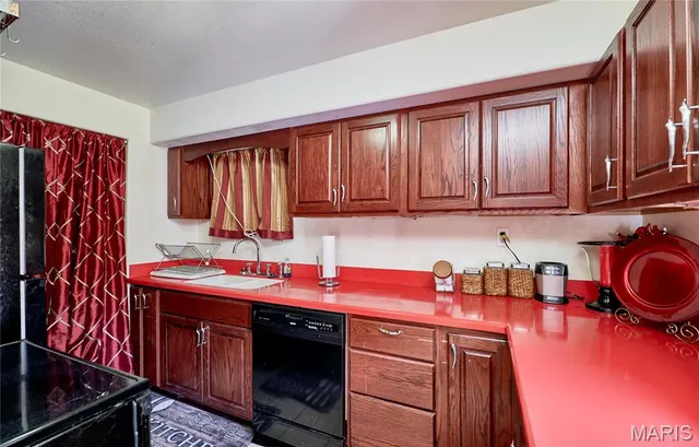 $389,999 | 307 Hwy D, Hawk Point, MO 63349