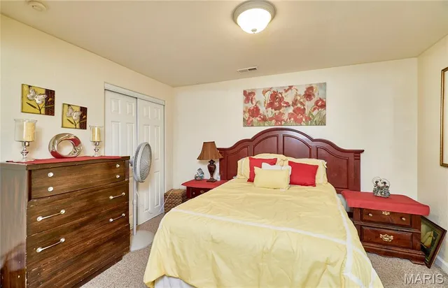 $389,999 | 307 Hwy D, Hawk Point, MO 63349