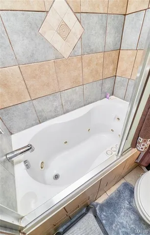 $389,999 | 307 Hwy D, Hawk Point, MO 63349