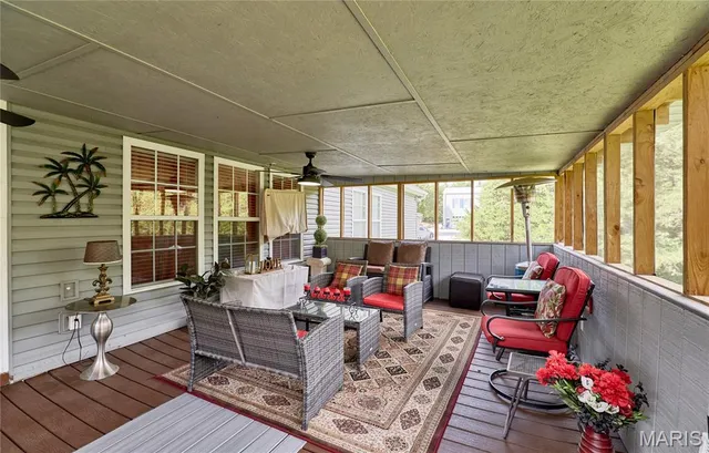 $389,999 | 307 Hwy D, Hawk Point, MO 63349