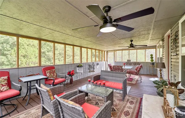 $389,999 | 307 Hwy D, Hawk Point, MO 63349