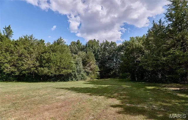 $389,999 | 307 Hwy D, Hawk Point, MO 63349