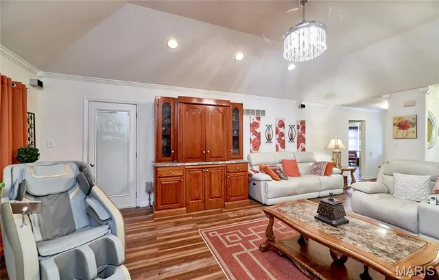 $389,999 | 307 Hwy D, Hawk Point, MO 63349