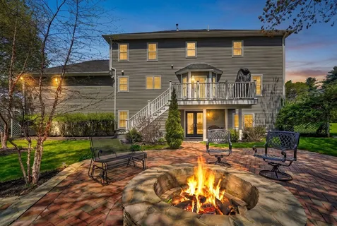 $1,265,000 | 2 Heritage Lane, Saugus, MA 01906