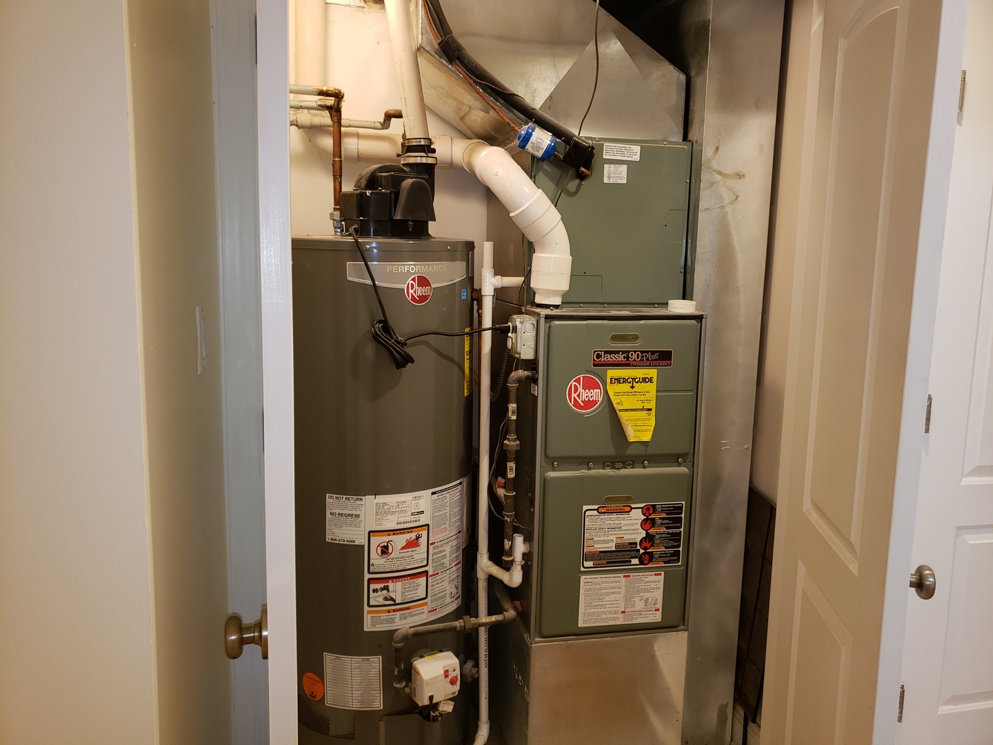 27 East 26th Street, Unit 3 Chicago, IL 60616 - Photo 4 of 17 a close view of water heater room