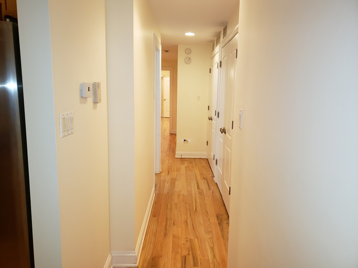 27 East 26th Street, Unit 3 Chicago, IL 60616 - Photo 6 of 17 a view of a bathroom from the hallway
