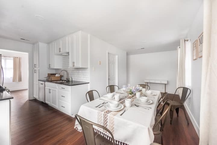 5700 Signal Point Austin, TX 78724 - Photo 8 of 16 Dining room featuring dark wood finished floors and baseboards