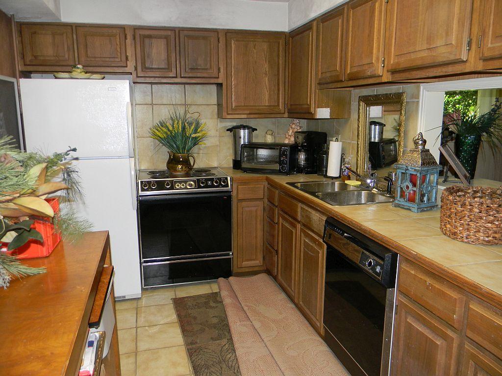 2425 South Clearing Road Salem, VA 24153 - Photo 22 of 35 Lower Level Kitchen