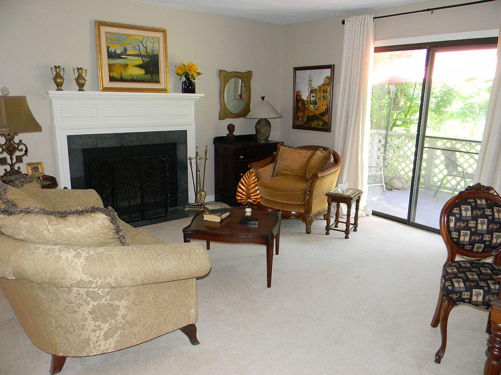 2425 South Clearing Road Salem, VA 24153 - Photo 4 of 35 Great Room