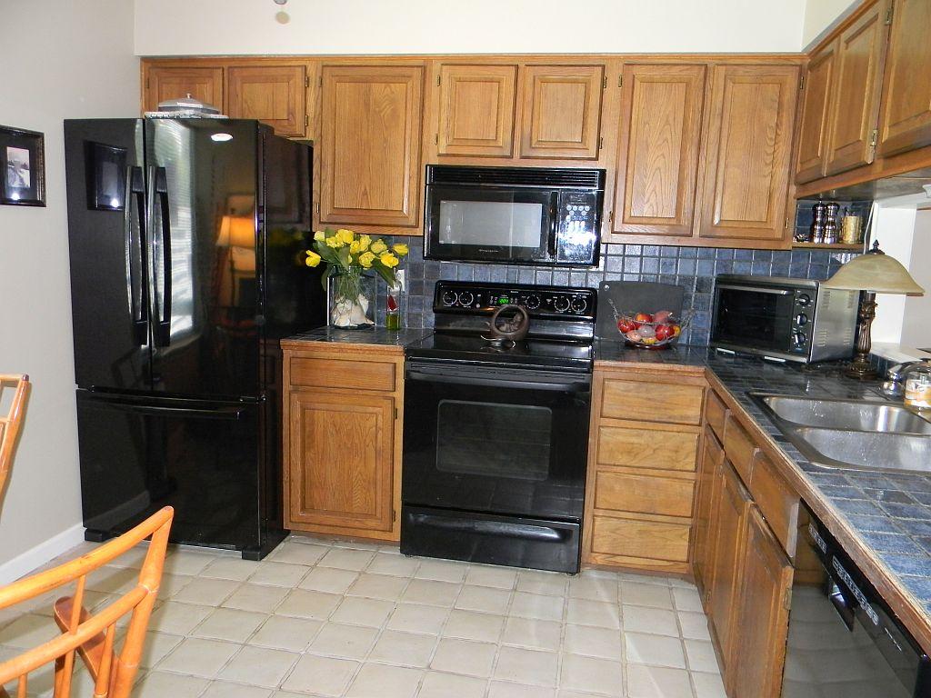 2425 South Clearing Road Salem, VA 24153 - Photo 8 of 35 Kitchen