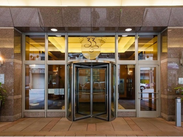 33 West Ontario Street, Unit 36G Chicago, IL 60654 - Photo 13 of 13 a view of an outdoor space with swimming pool