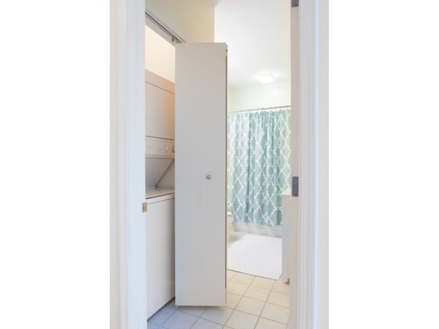 33 West Ontario Street, Unit 36G Chicago, IL 60654 - Photo 6 of 13 a bathroom with a tub and shower