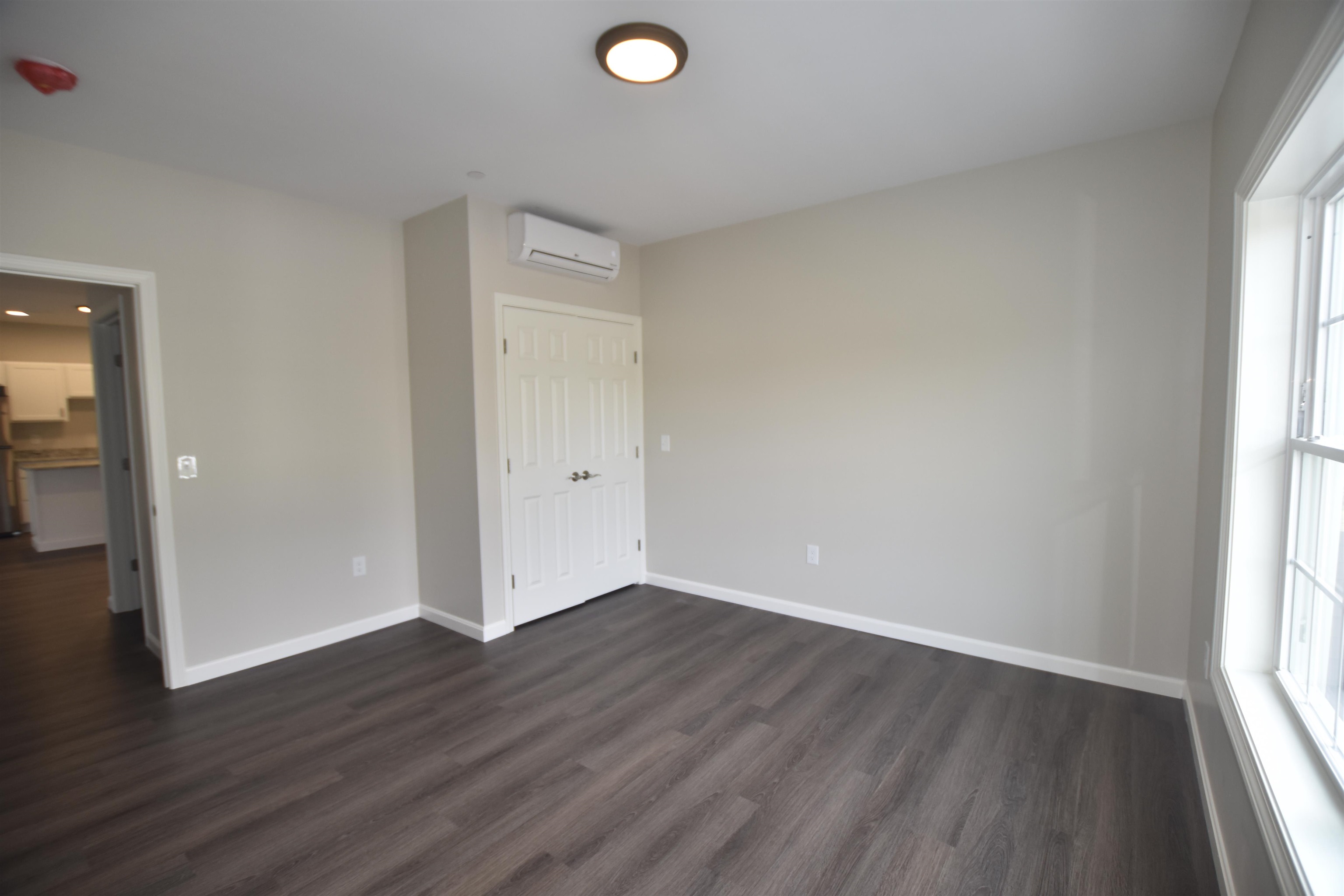 217 Rockingham Road, Unit 203 Londonderry, NH 03053 - Photo 7 of 10 Gallery Image 7