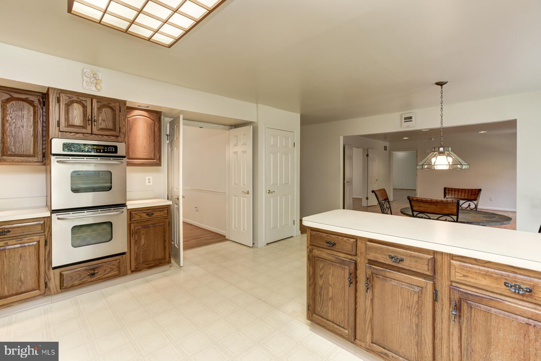 11798 Frederick Road Ellicott City, MD 21042 - Photo 12 of 33 Double Oven!!
