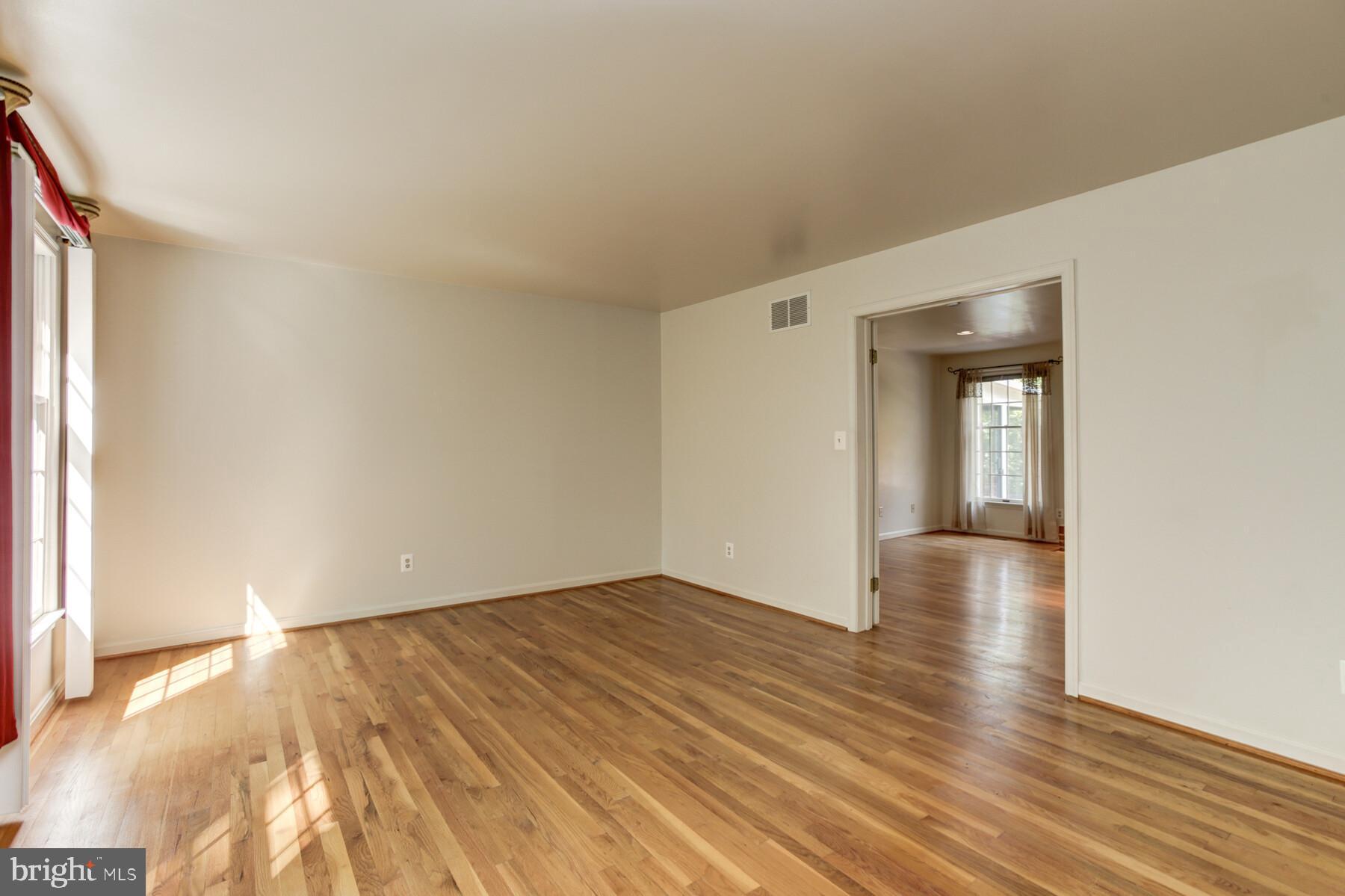 11798 Frederick Road Ellicott City, MD 21042 - Photo 7 of 33 Plenty of natural light