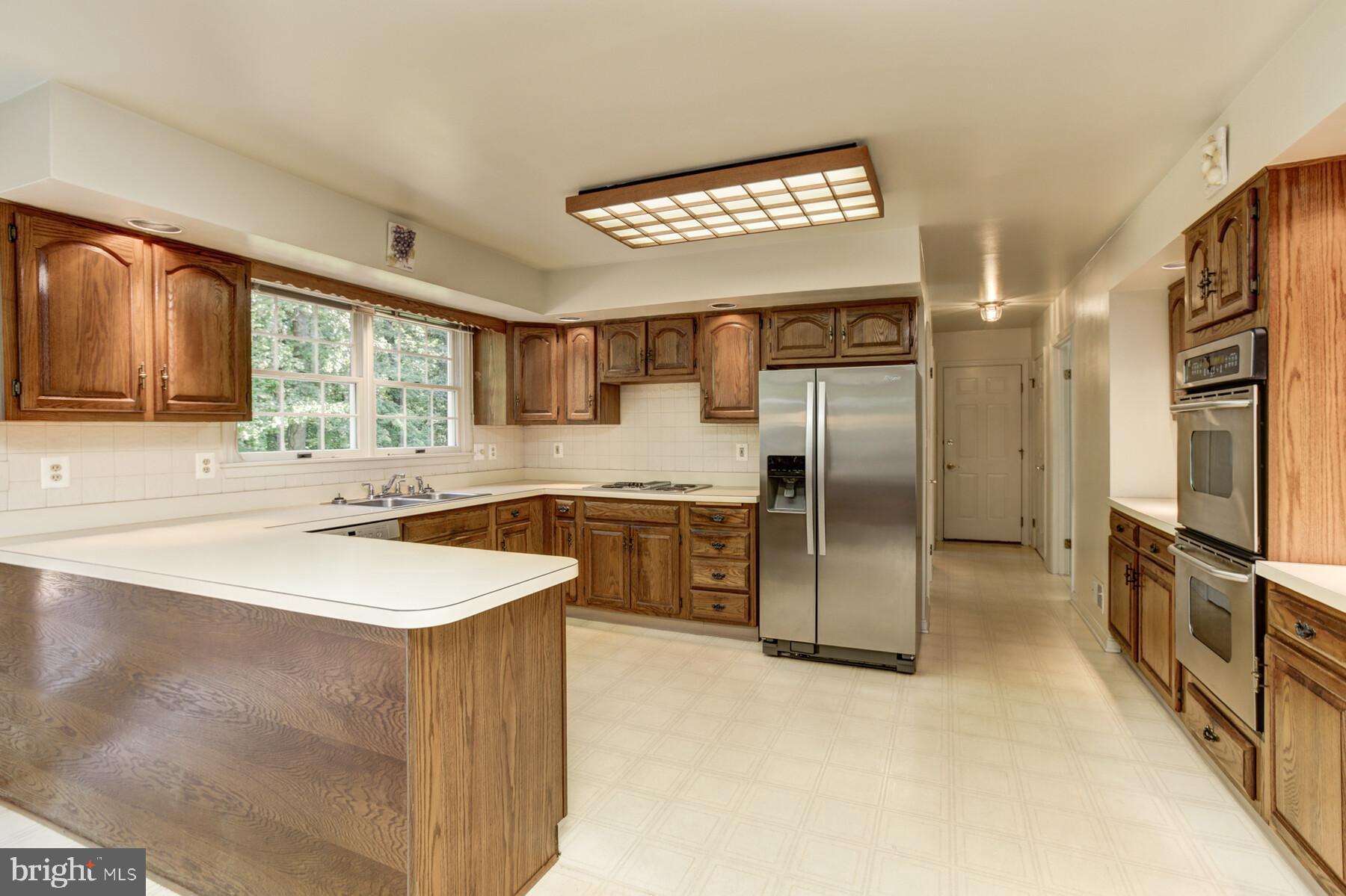 11798 Frederick Road Ellicott City, MD 21042 - Photo 10 of 33 Plenty of counter and cabinet space