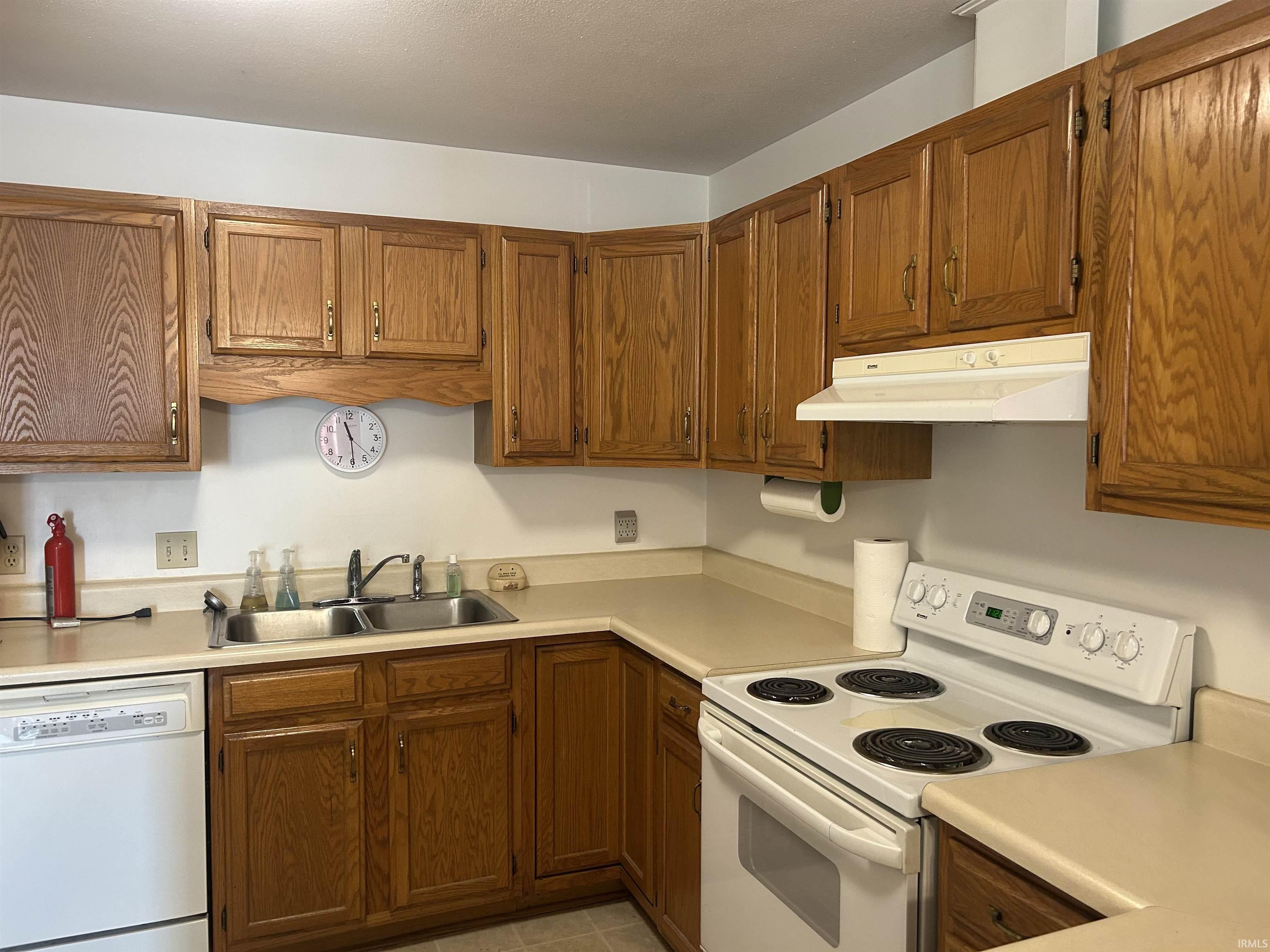 546 Reyling Drive, Unit 2 Jasper, IN 47546 - Photo 3 of 15 Gallery Image 3