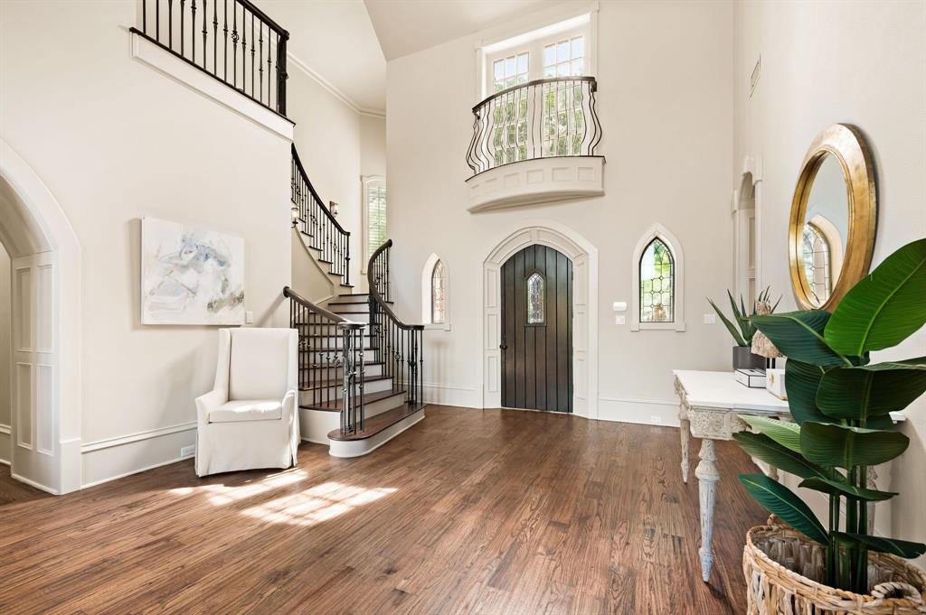 1609 Noble Way Flower Mound, TX 75022 - Photo 4 of 40